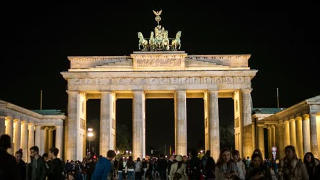 Time-lapse-4-k.-Brandenburg-Gate-Bridge-bei-Nacht