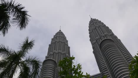 malaysia-twilight-famous-kuala-lumpur-twin-towers-panoramic-up-view