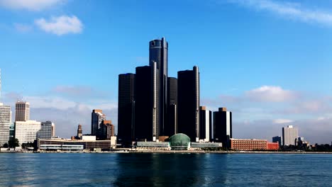 Timelapse-del-skyline-de-Detroit-a-través-del-río