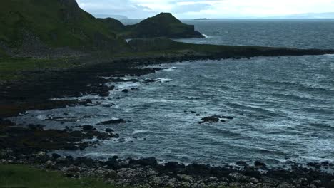 4k-Shot-of-Giant's-Causeway-Coast,-Northern-Ireland