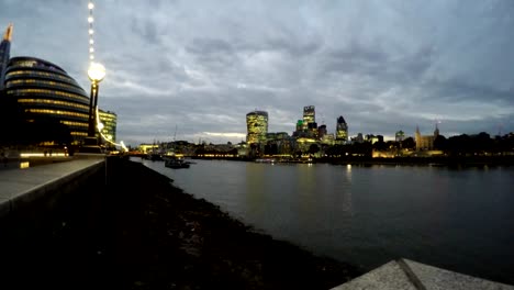 Business-Buildings-and-Thames-River,-London,-Uk,-Time-Lapse