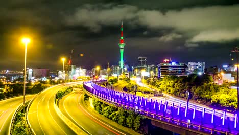 Zeitraffer---Verkehrsansicht-nachts-in-Auckland,-Neuseeland