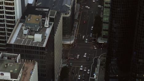 Luftaufnahme-des-Verkehrs-in-Auckland-Stadt-CBD-in-der-Hauptverkehrszeit