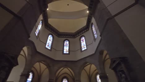 Cúpula-interior-del-Duomo-Catedral-Santa-Maria-del-Fiore-de-Florencia-en-Toscana,-Italia.