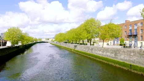 Panorama-in-Sunny-day-of-Liffey-Bridge-in-Dublin,-Ireland