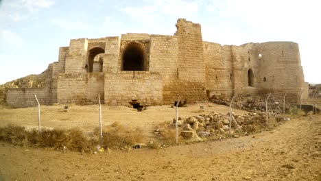 large-but-destroyed-ancient-castle-south-east-of-Turkey,-on-the-border-with-Syria