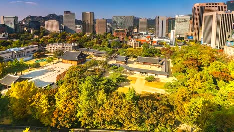 4K-Time-lapse-View-of-Deoksugung-royal-palace-in-Autumn-at-Seoul-of-South-Korea