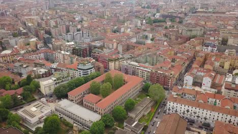 Italien-bewölkten-Tag-Mailand-Dächer-Antenne-Stadtpanorama-4k