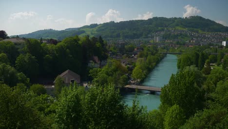 Suiza-soleado-Berna-ciudad-famosa-vista-punto-panorama-del-río-4k