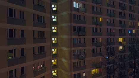 Drone-footage-of-modern,-glazed-skyscrapers-in-in-the-center-of-Warsaw