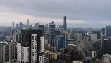 Moderne-Großstadt-Tag-Skyline