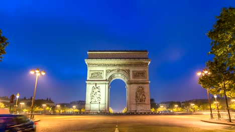 Lapso-de-tiempo-de-Francia-París-4K,-ciudad-skyline-noche-a-día-timelapse-en-el-arco-del-triunfo-y-Campos-Elíseos