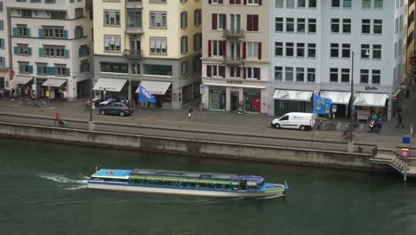 Tag-Zeit-Zürich-City-Center-Fluss-Verkehr-auf-dem-Dach-Slow-Motion-Panorama-4k-Schweiz