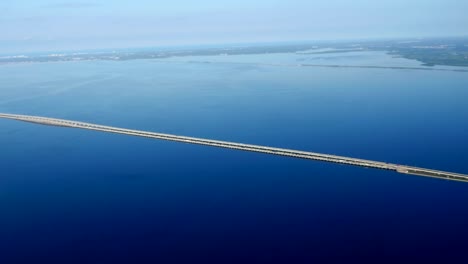 Vista-aérea-de-la-Bahía-de-Tampa-en-Gandy-puente