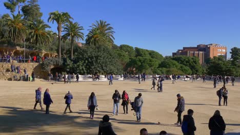 barcelona-sonnigen-Tag-guell-park-berühmten-Balkon-4-k-Spanien