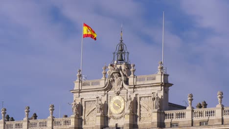 spain-madrid-sun-light-royal-palace-top-flag-waving-4k