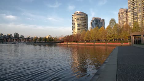 Yaletown-falso-Creek-Waterfront,-Vancouver