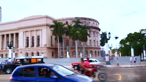 4K-Downtown-Havana-Cuba,-Old-Vintage-American-Automobiles