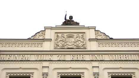 Bayerisch-Bezirk-Regierung-in-München,-Deutschland.-Horizontales-Panorama