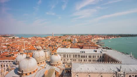 Italien-Tag-Venedig-berühmtesten-San-Marko-Campanile-Basilika-Blick-Punkt-Bucht-Stadtpanorama-4k-Zeitraffer