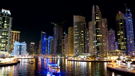 Lapso-de-tiempo-del-noche-UHD-de-4-K-Dubai-Marina,-Emiratos-Árabes-Unidos