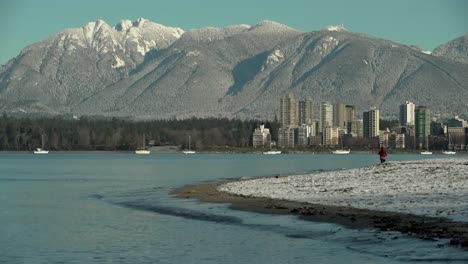 Invierno-nieve,-Kitsilano-Beach,-Vancouver-4K-UHD