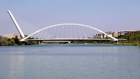 Auf-den-Guadalquivir,-Sevilla,-Andalusien,-südliche-Spanien