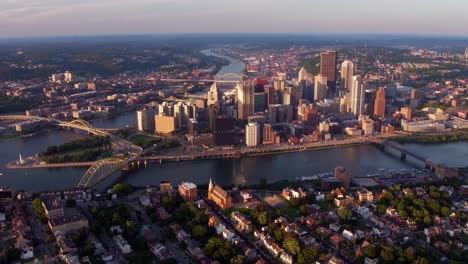 Aerial-view-of-Pittsburgh,-Pennsylvania