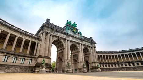 Timelapse-at-Arcade-du-Cinquantenaire-of-Brussels-(Arc-de-Triomphe),-Brussels,-Belgium,-4K-Time-Lapse