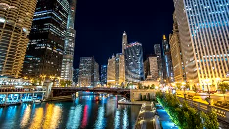 Chicago-an-der-Nachtzeit-hinfällig-Fluss-4-K-1080-P