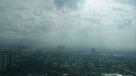 Tráfico-y-paisaje-urbano-en-Manila