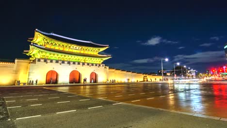 4K,-Zeit-verfallen-Gyeongbokgung-Palast-in-Seoul-Stadt-und-Verkehr-in-der-Nacht-von-Südkorea