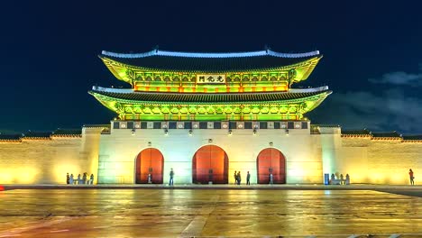 4K,-Time-lapse--Gyeongbokgung-palace-in-Seoul-city-and-traffic-at-night-of-South-korea