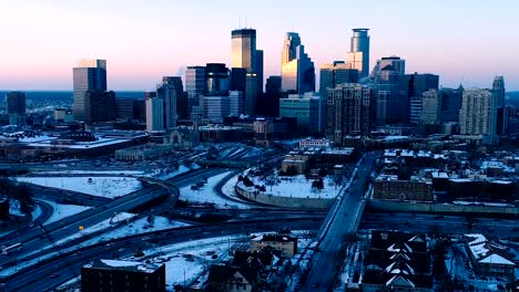 Aerial-Stadtbild---Minneapolis,-MN