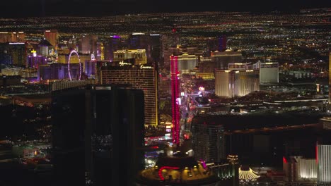 Luftaufnahme-des-Las-Vegas-Strip-bei-Nacht.