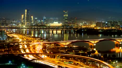 Seoul-cityscape-in-twilight,-South-Korea.