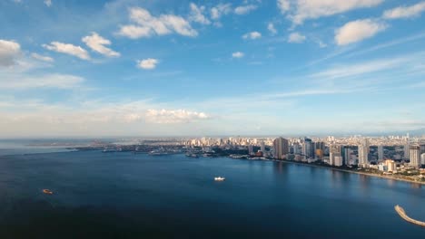 Luftbild-Stadt-mit-Wolkenkratzern-und-Gebäuden.-Philippinen,-Manila,-Makati