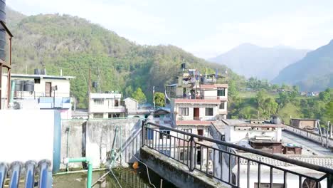 Ciudad-nepalí-Besisahar.-Tiempo-de-la-mañana.