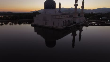 Mezquita-flotante,-Kota-Kinabalu