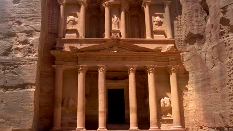 the-Treasury-(Al-Khazneh),-Petra,-Jordan