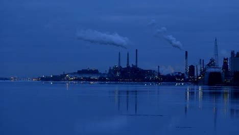 Detroit-River-Industrie