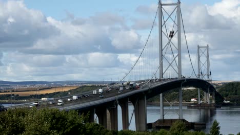 Timelapse-of-Forth-Road-Bridge,-Escocia