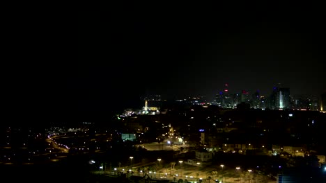 Tel-Aviv,-Israel-Panorama-nocturno-Toma-ancha-de-pan