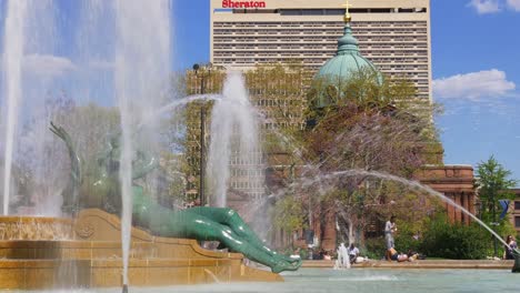 Estados-Unidos-Filadelfia-fuente-de-luz-de-día-Logan-Plaza-4-K-vista-a-la-catedral