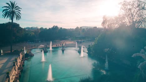 Fuente-de-luz-de-día-de-barcelona-en-el-parque-de-la-Ciutadella-4-K-lapso-de-tiempo-de-España