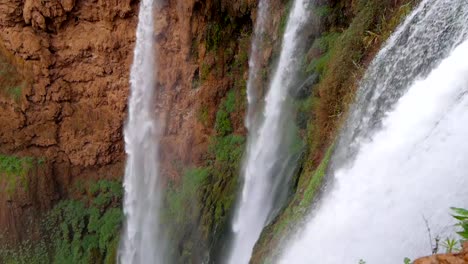 Cascada-de-Ouzoud-en-montañas-del-Atlas-de-Marruecos