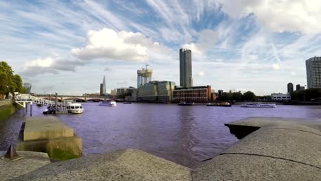 Business-Buildings-and-Thames-River,-London,-Uk,-Time-Lapse