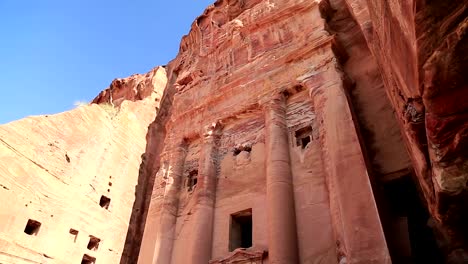 Facade-of-Urn-Tomb-of-Royal-Tombs,-ancient-city-of-Petra-in-Jordan