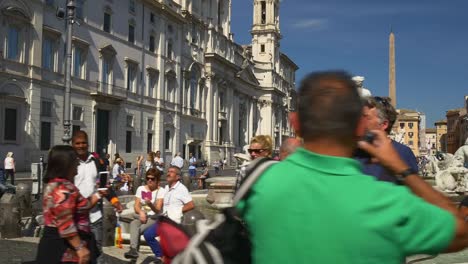 Italien-sonnigen-Tag-Rom-berühmte-Piazza-Navona-Moor-Brunnen-walking-Panorama-4k