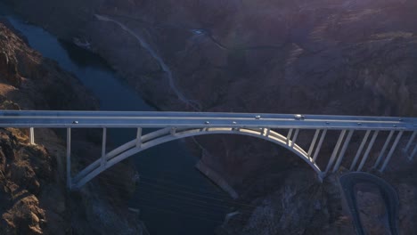 Luftaufnahme-des-Colorado-River-Bridge-in-der-Nähe-von-Hoover-Dam